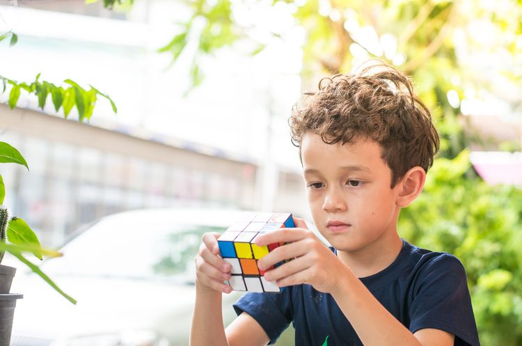 Hlavolam pro děti - Rubikova kostka