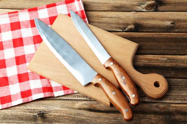 Dřevěná rukojeť kuchyňského nože