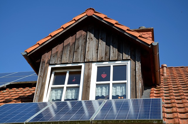 Solární panely na chatě
