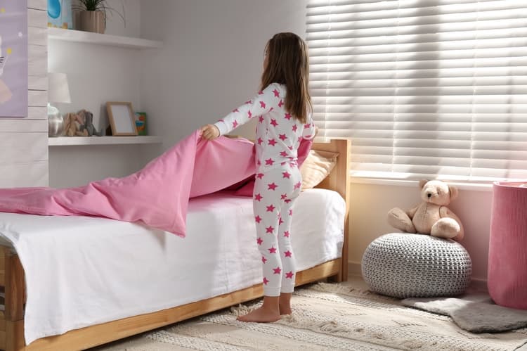 Dětská postel pro dívky