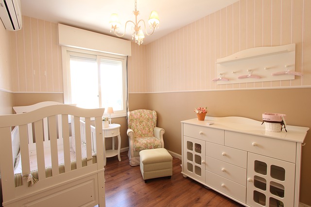 Zařízení pokoje pro novorozence