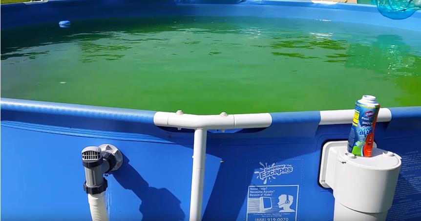 Jak se zbavit zelené vody v bazénu?