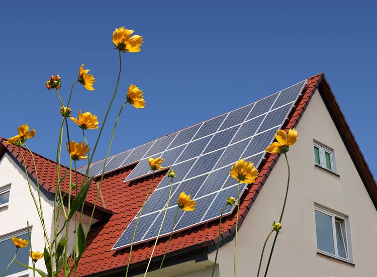 Solární panely na domě