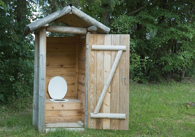 Před stavbou latríny třeba podat ohlášení drobné stavby