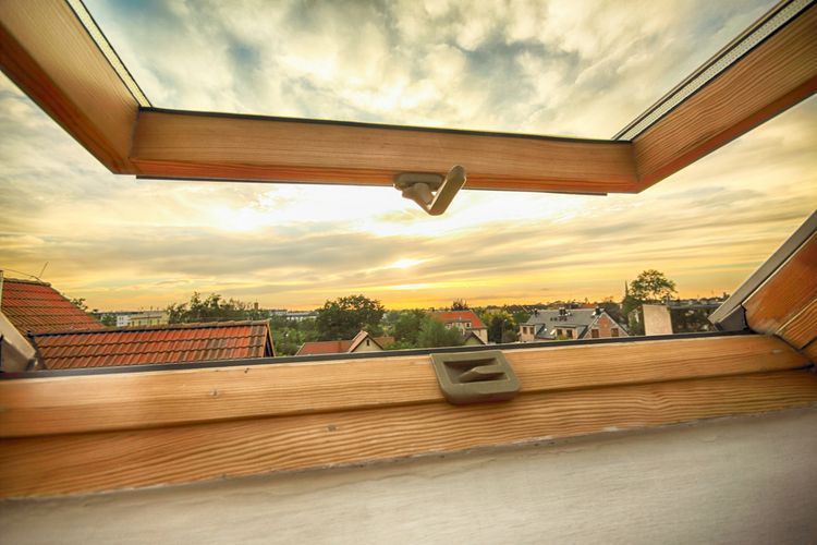 Správná orientace oken v podkroví pomůže proti přehřívání