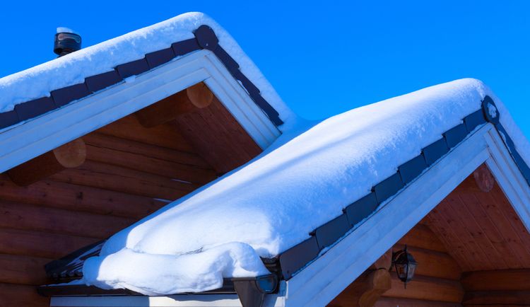 Co dělat se sněhem na střeše? Jaká je prevence?