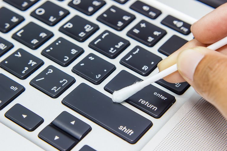 Jak často čistit klávesnici počítači nebo notebooku?