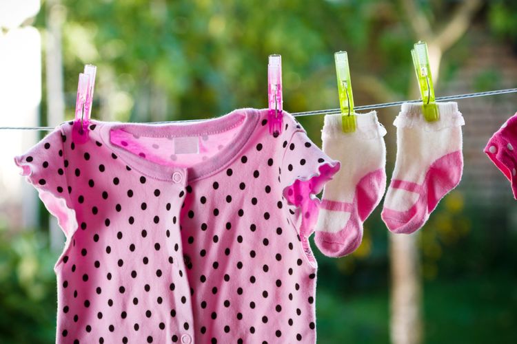 Nejen praní, ale i správné sušení dětského oblečení je důležité