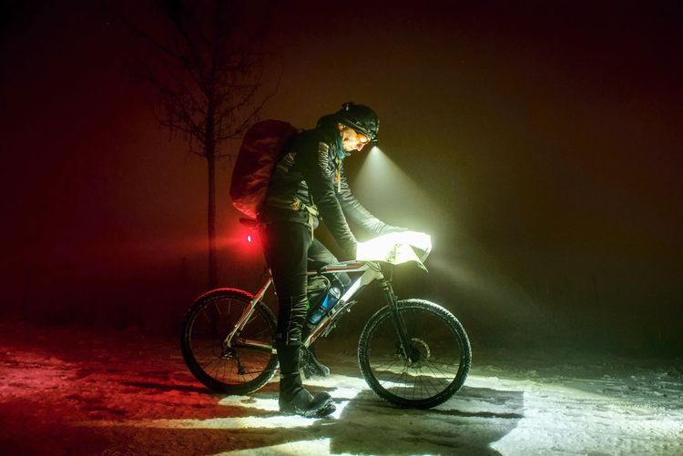 Světlo na cyklistickou přilbu