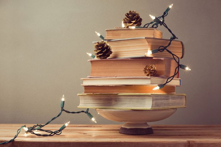Vánoční stromek ze starých knih