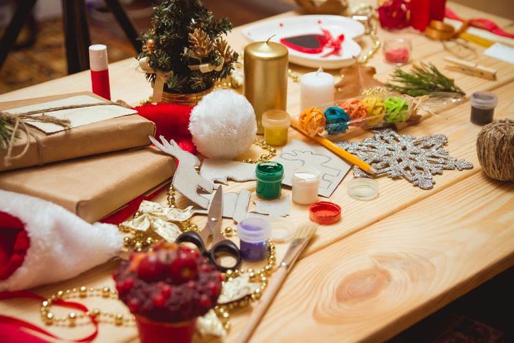 Výroba dřevěných vánočních dekorací