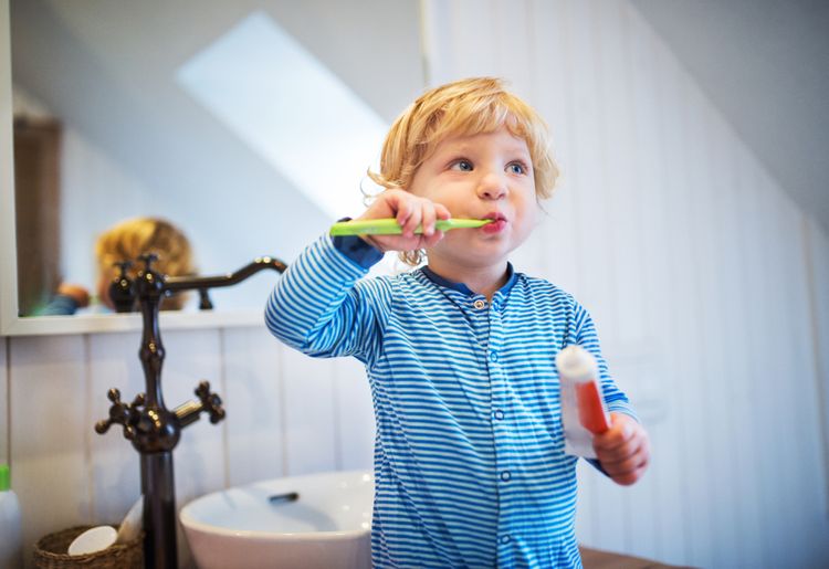 Vhodná zubní pasta pro čištění zubů pro děti