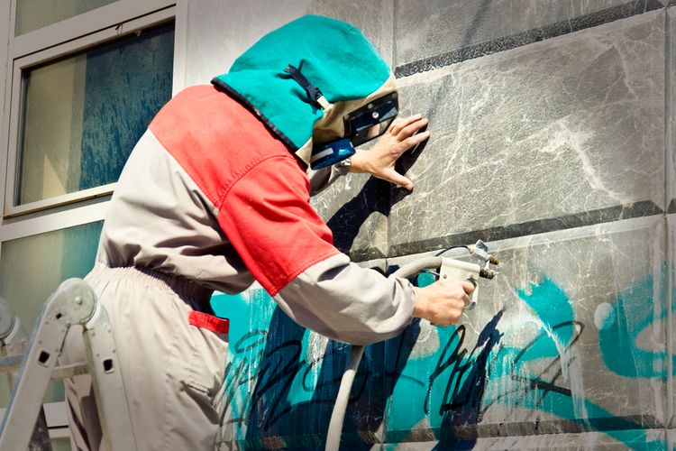 Odstraňování grafity pomocí chemického rozpouštědla