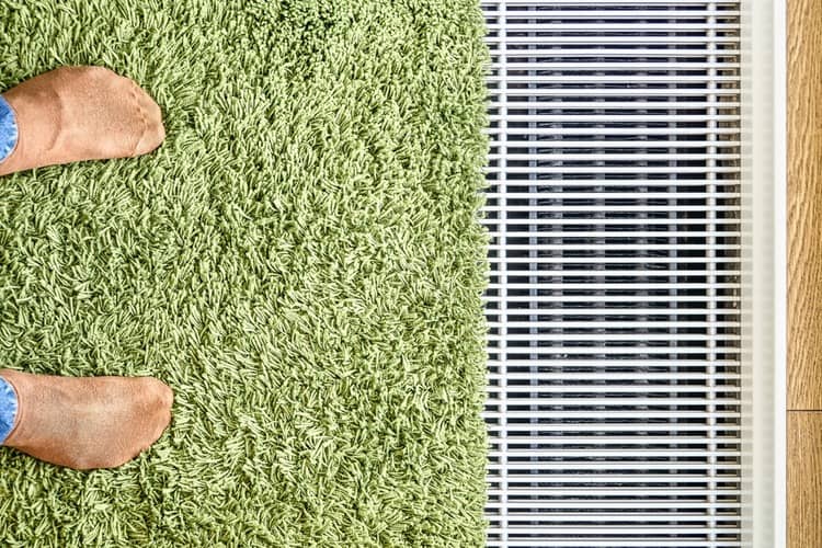 Podlahové topení a koberec