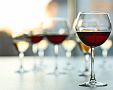 Poháry na bílé, červené a růžové víno: Levné i luxusní poháry nabízí Rona, Tescoma či Bohemia