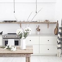 Bílé kuchyně - v bílé bude vaše malá kuchyně vypadat větší