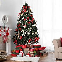 Který vánoční stromek je hezčí? Živý, nebo umělý?
