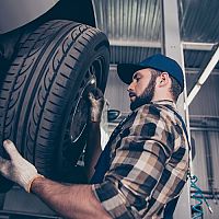 Jak vybrat zimní a letní pneumatiky? Důležité jsou rozměry nebo rychlostní index