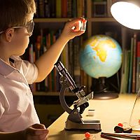 Jak vybrat mikroskop pro děti? Nejlepší dětské a školní mikroskopy poradí recenze