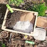 Vermikulit – substrát na zahradu, dávkování, cena