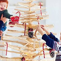 Jak vyrobit netradiční vánoční stromek z papíru, ze šišek, ze dřeva, palet, větviček, na stěnu