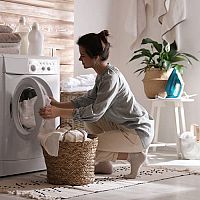 Pračky plněné zepředu vs. pračky plněné shora: jakou pračku vybrat, výhody jednotlivých typů