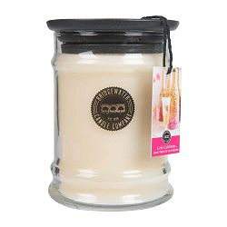 Svíčka ve skleněné dóze s vůní jahod a zimolezu Bridgewater candle Company Let´s Celebrate, doba hoření 65-85 hodin
