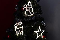 Nexos Trading GmbH & Co. KG 32549 Vánoční dekorace na okno - hvězda, sněhulák, sob - LED FROST
