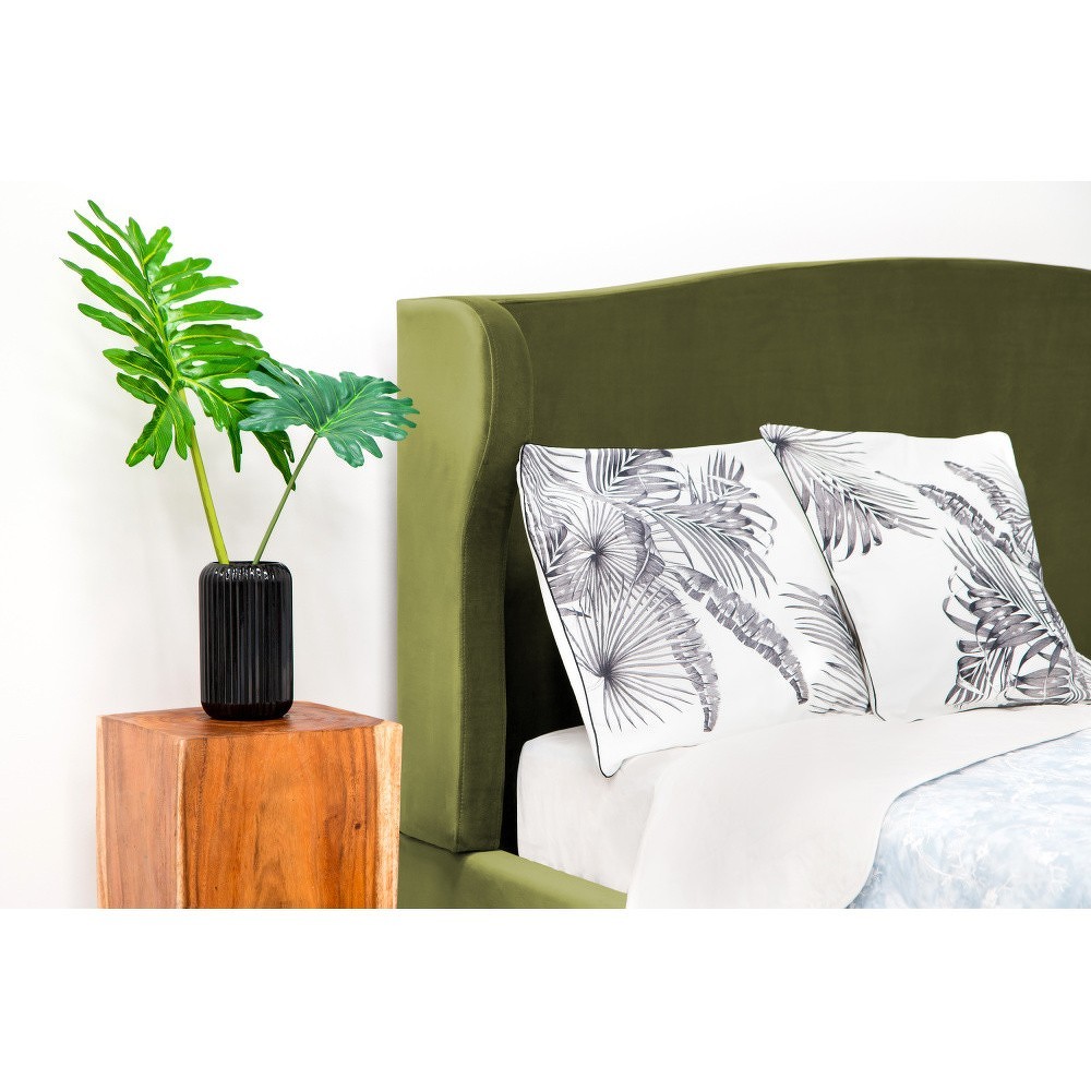 Olivově zelená postel z bukového dřeva Vivonita Windsor, 140 x 200 cm